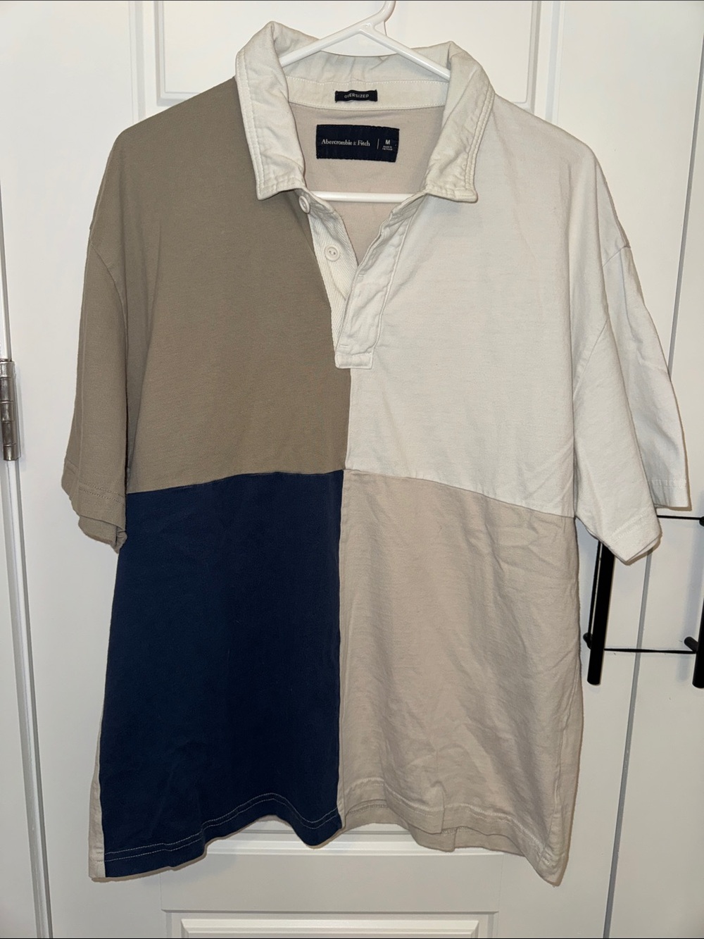 Men’s Abercrombie Oversized Color Block Collared Short Sleeve - size medium